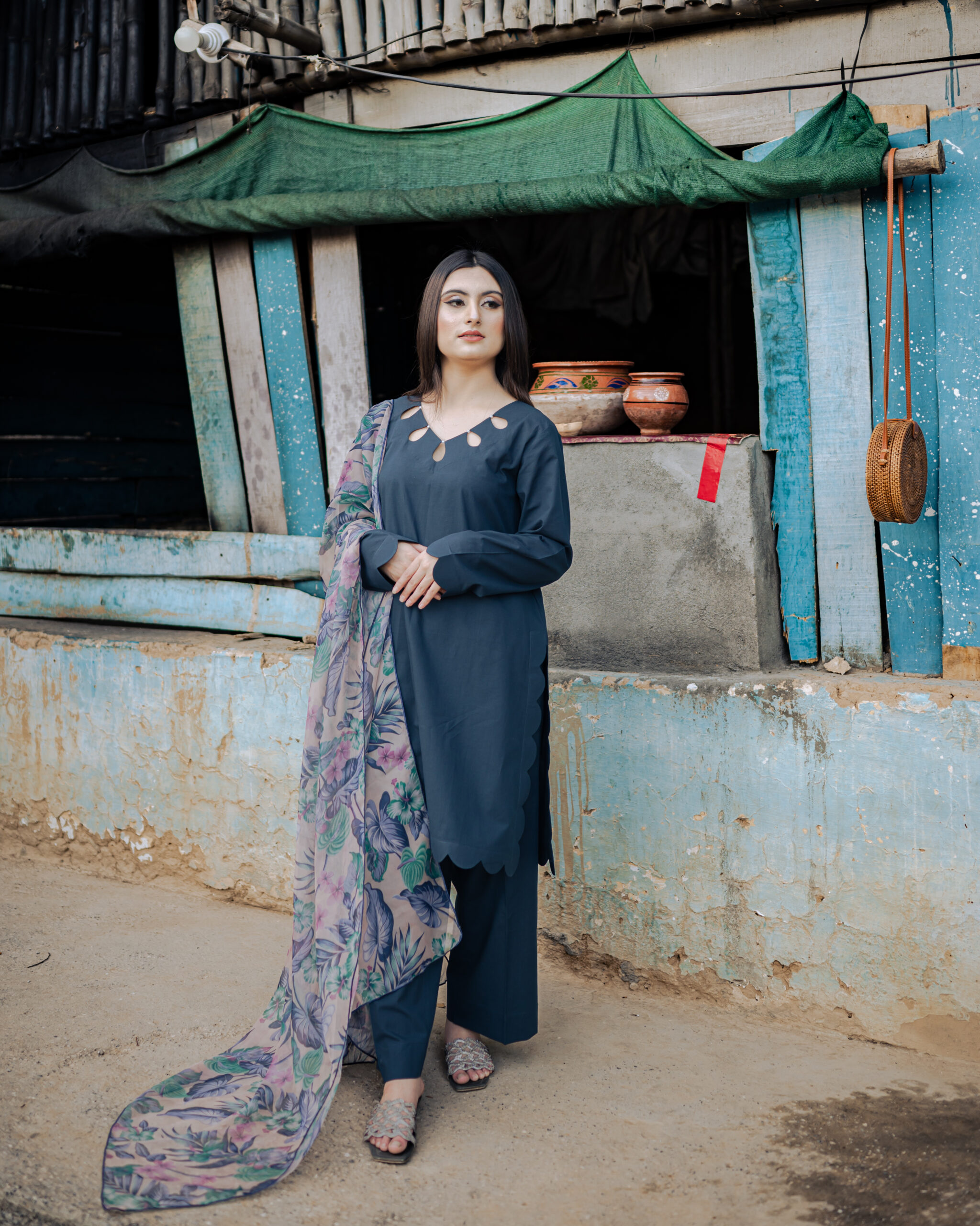 SOLID LAWN SUIT WITH DIGITAL PRINTED CHIFFON DUPATTA-3PC STITCHED